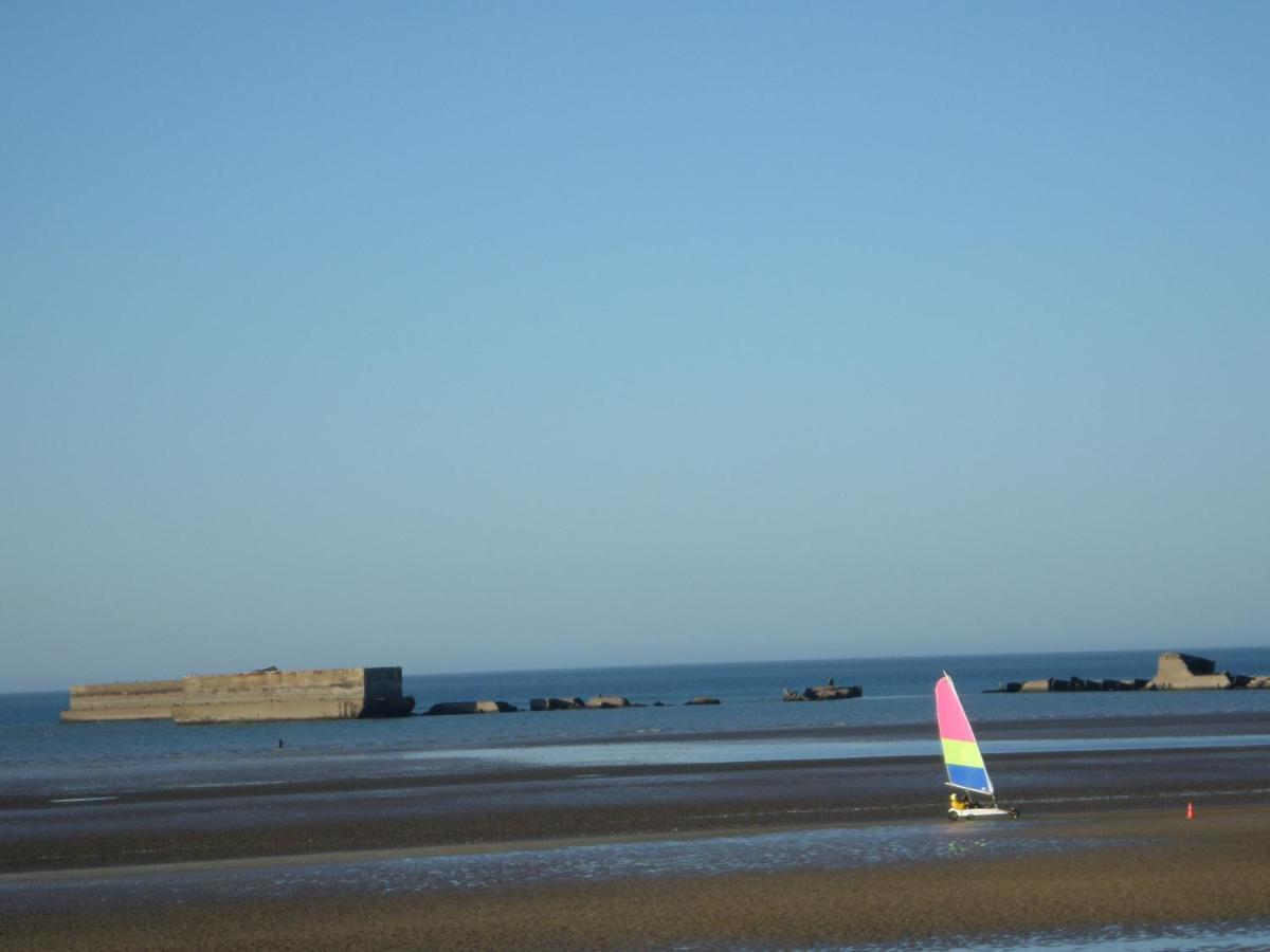 Gites "Plage" Ou "Pieds Dans L'Eau" En Front De Mer A Asnelles , 3Km D'Arromanches, 10Km De Bayeux Eksteriør bilde